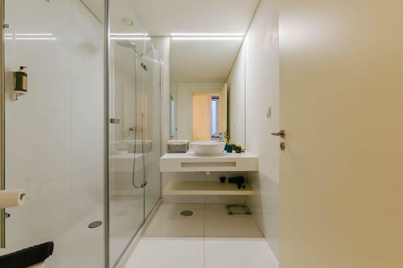 Minimal Lust R2 Apartment Lisbon Portugal