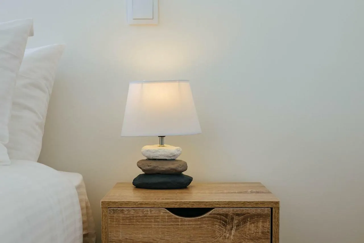 Minimal Lust R2 Apartment Lisbon Portugal